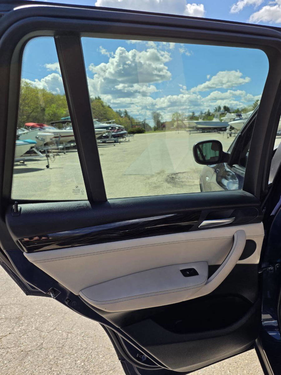 Used 2011 BMW X3 xDrive28i AWD/4WD image 16