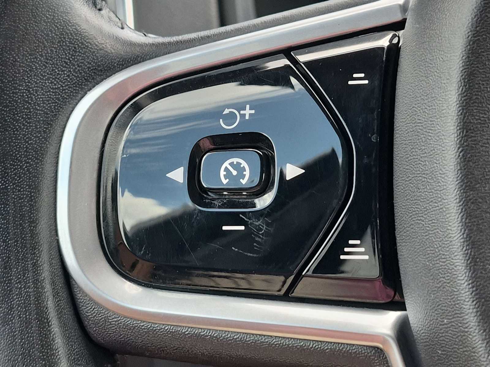 Used 2018 Volvo XC90 T6 Inscription w/ Convenience Package AWD/4WD image 26