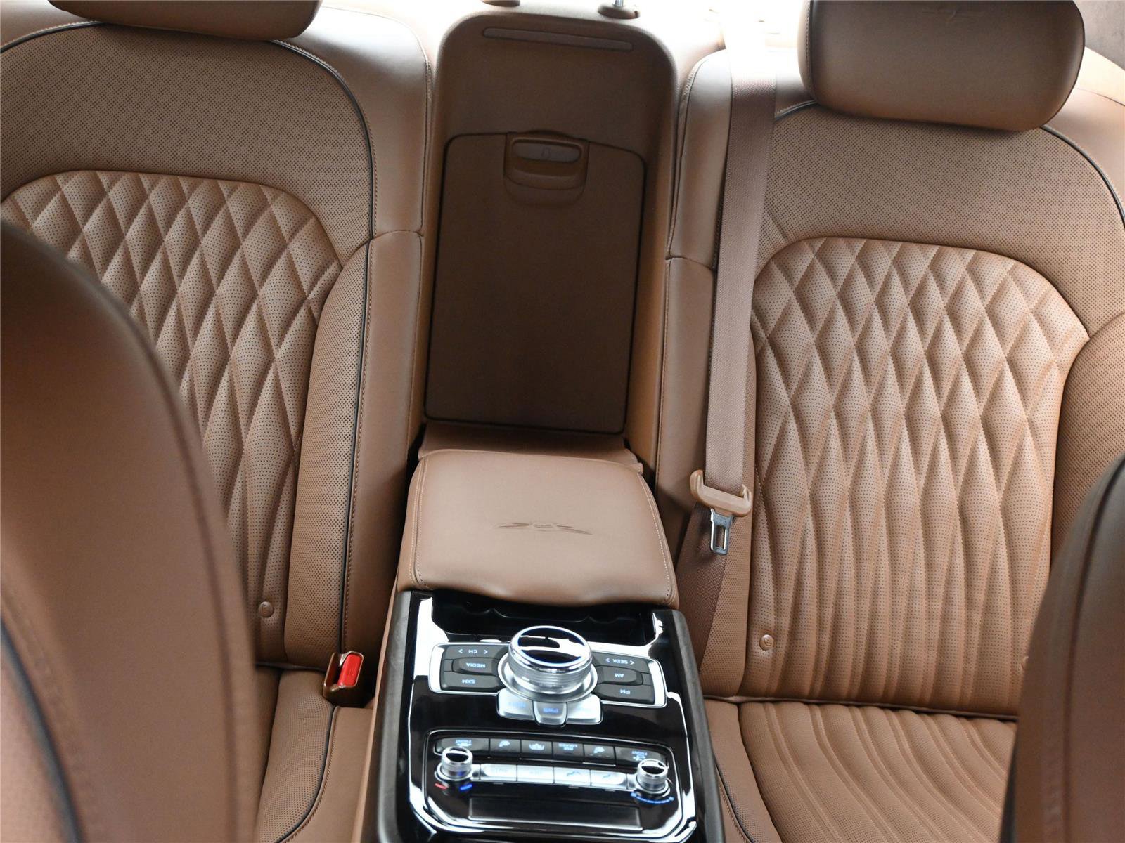 Used 2021 Genesis G90 3.3T Premium image 13