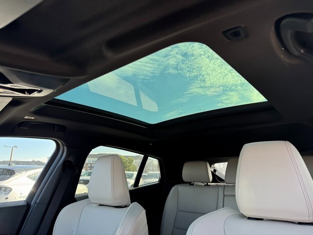 Used 2025 BMW X2 xDrive28i w/ Premium Package image 29