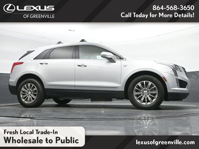 Used 2017 Cadillac XT5 Luxury w/ Driver Awareness Package FWD image 11