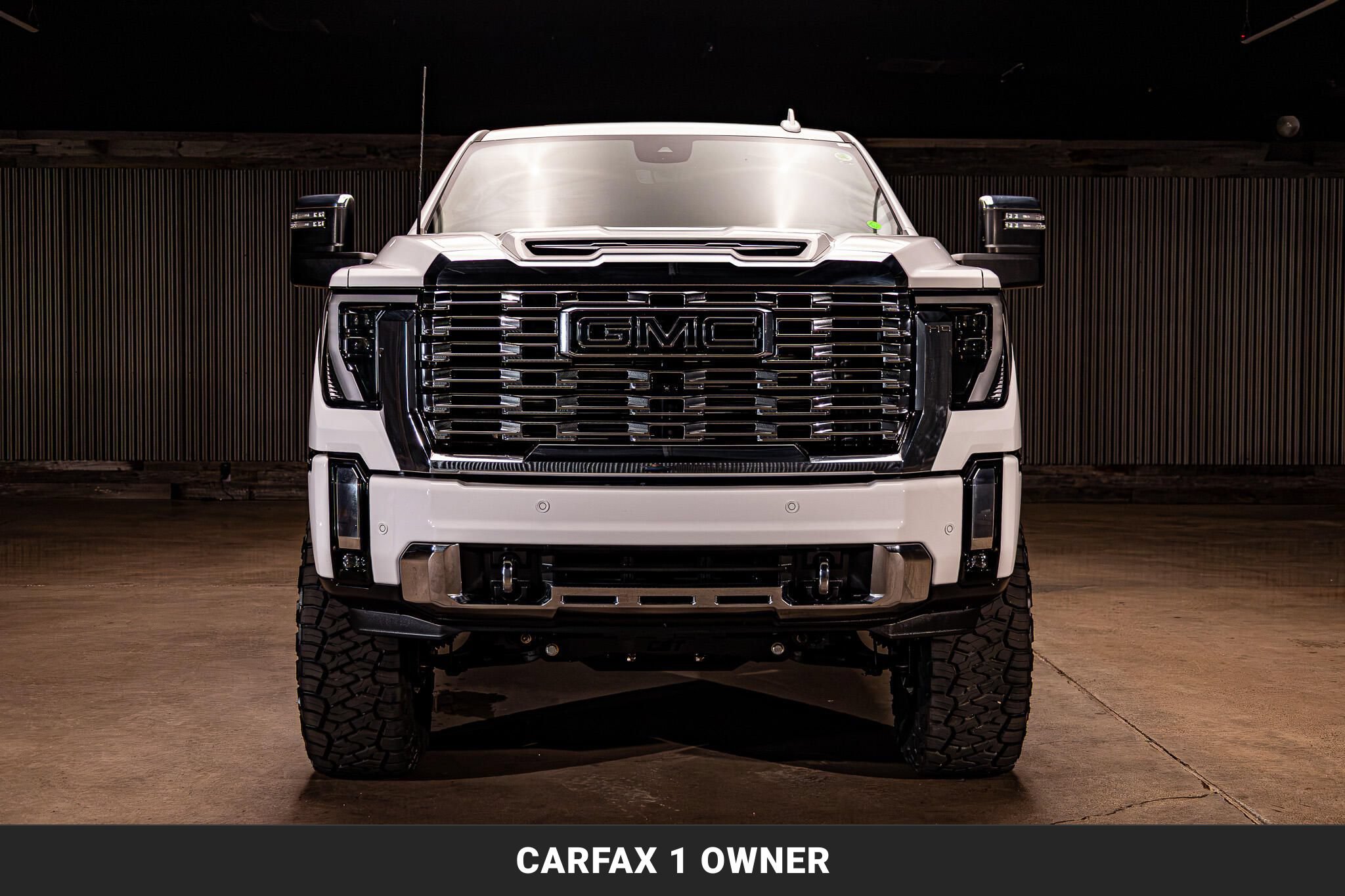 Used 2025 GMC Sierra 2500 Denali w/ Denali Reserve Package AWD/4WD image 4