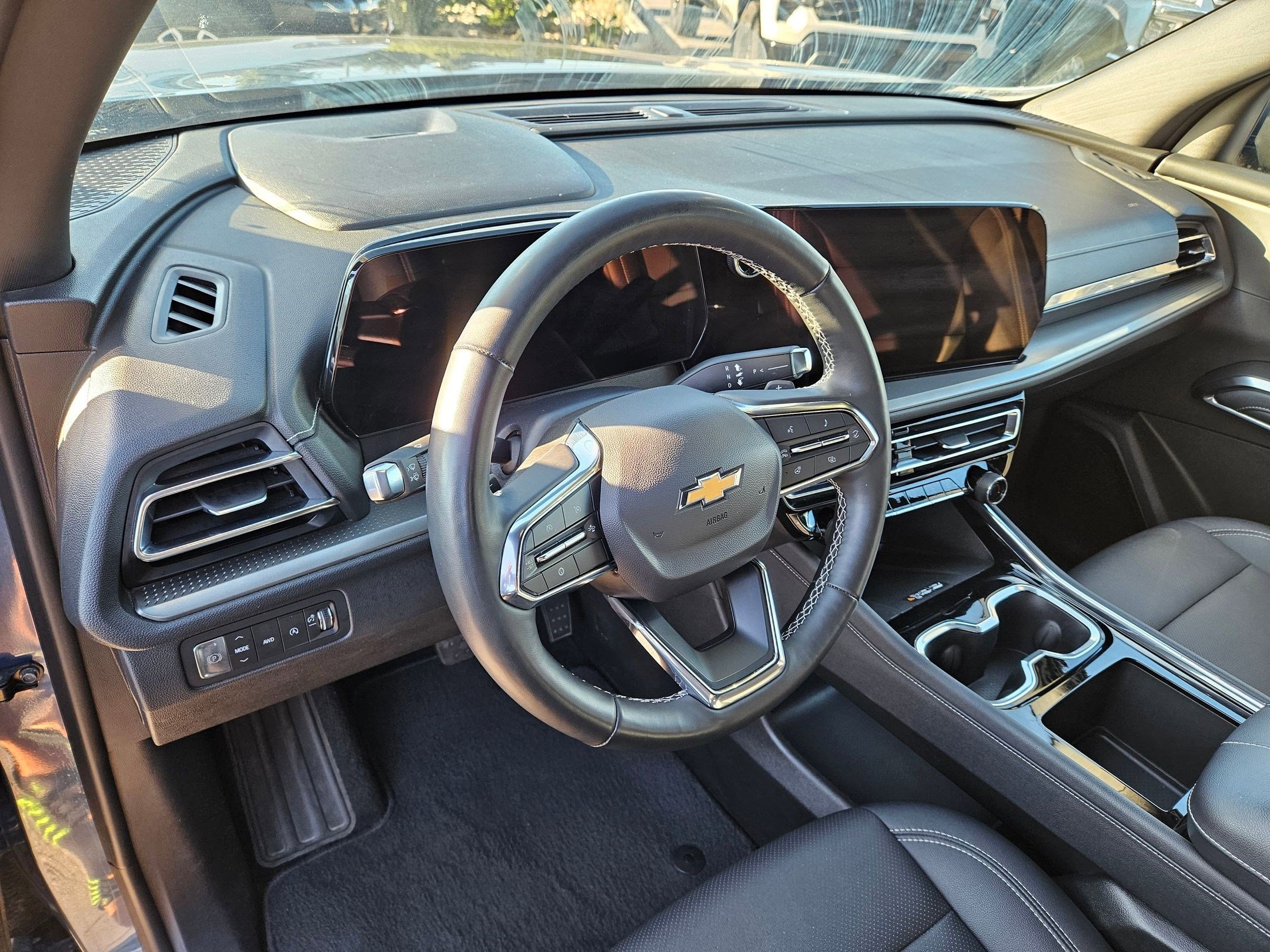 Used 2025 Chevrolet Traverse LT AWD/4WD image 14