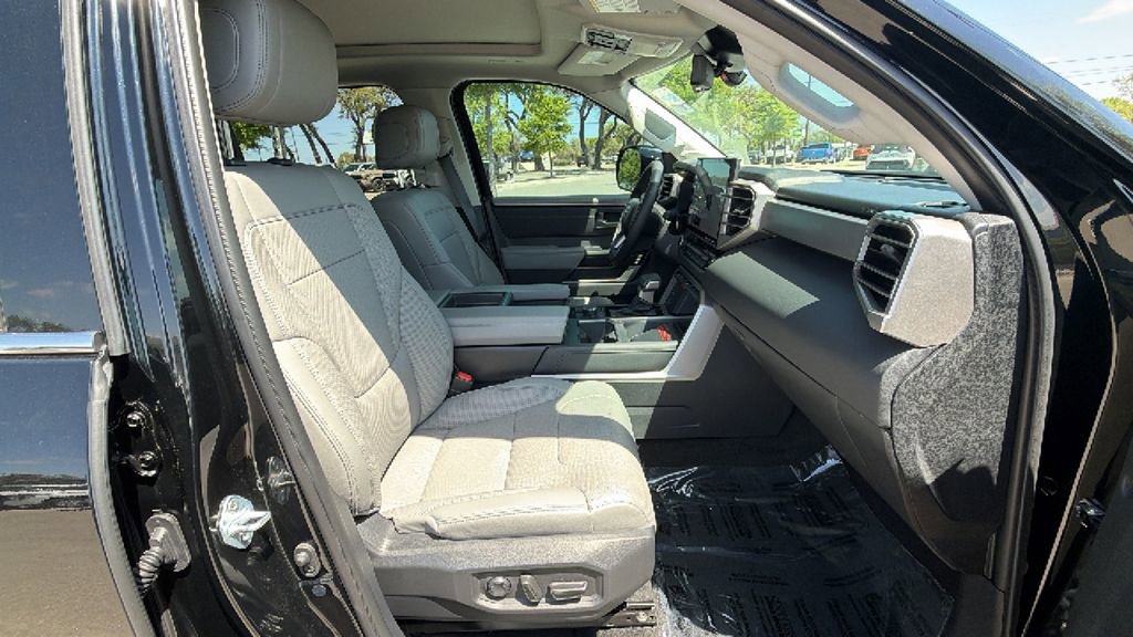 Used 2023 Toyota Tundra Limited image 38