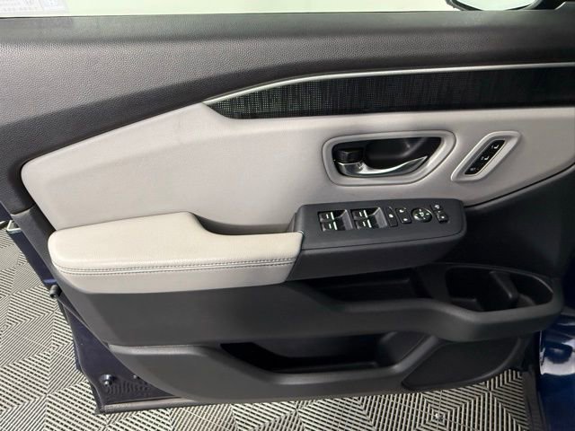 Used 2023 Honda Pilot Elite image 14