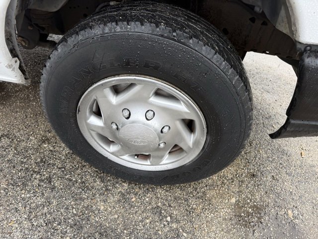 Used 2010 Ford E-150 and Econoline 150 image 18