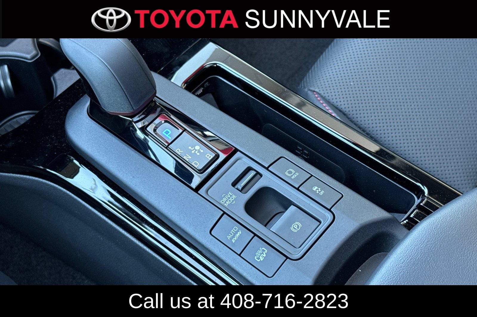 Used 2026 Toyota Prius Plug-In Hybrid FWD image 25