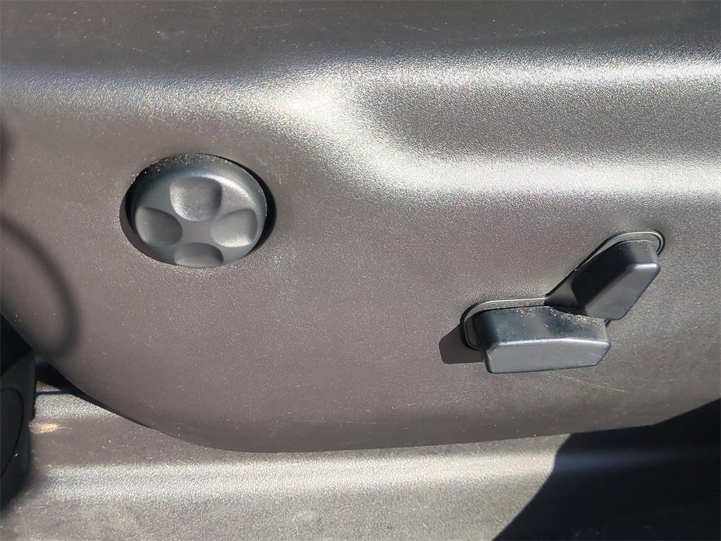 Used 2018 Jeep Grand Cherokee Limited image 22