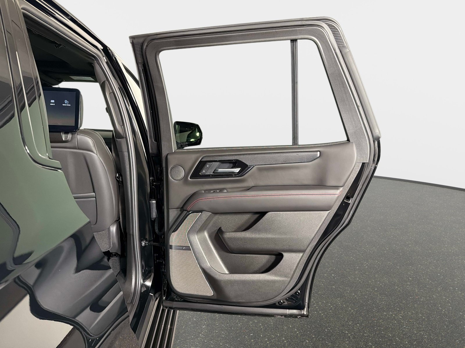 Used 2026 GMC Yukon AT4 Ultimate w/ LPO, Floor Liner Package AWD/4WD image 27