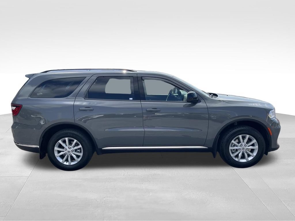 Used 2024 Dodge Durango SXT AWD/4WD image 2