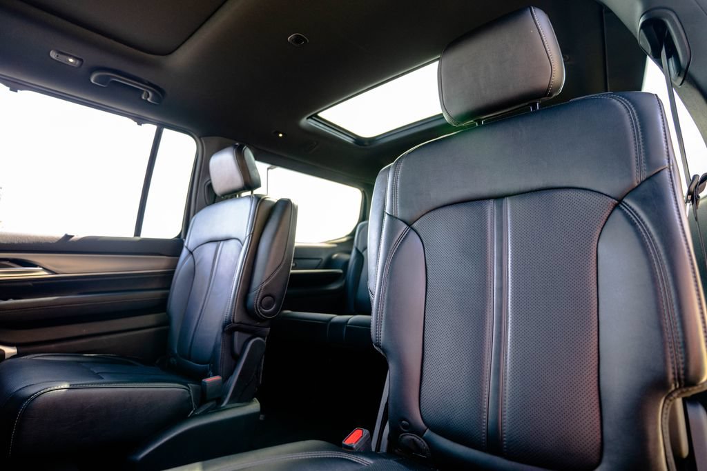 Used 2024 Jeep Wagoneer Series II w/ Convenience Group I AWD/4WD image 38