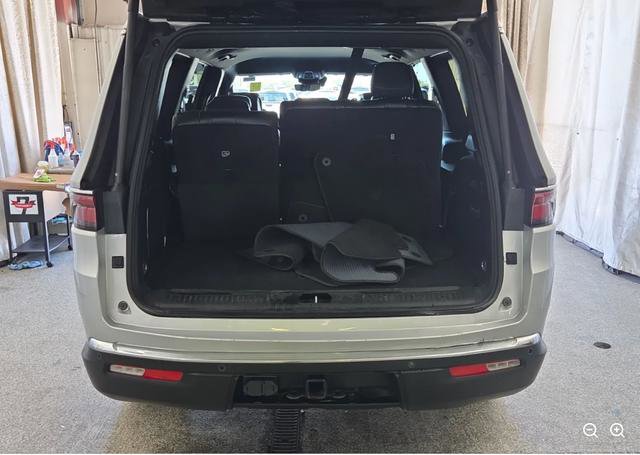 Used 2022 Jeep Wagoneer Series II w/ Convenience Group I image 9