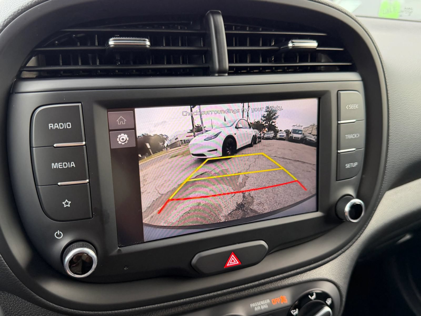 Used 2025 Kia Soul LX w/ LX Technology Package FWD image 22
