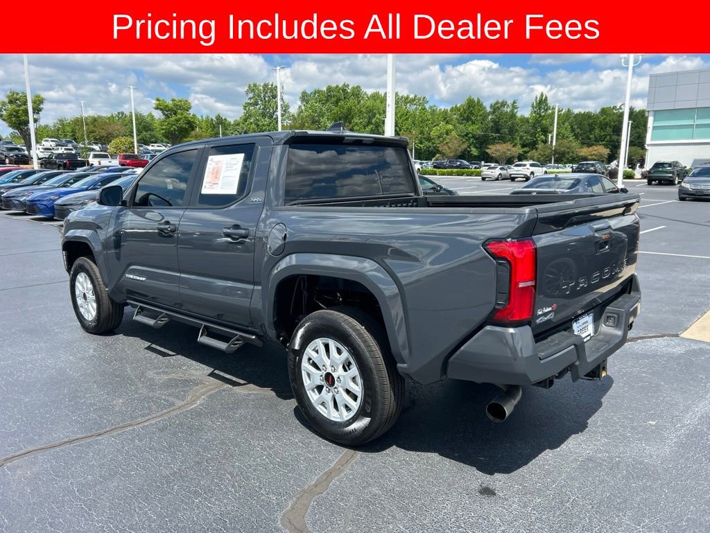 Used 2025 Toyota Tacoma SR5 AWD/4WD image 14