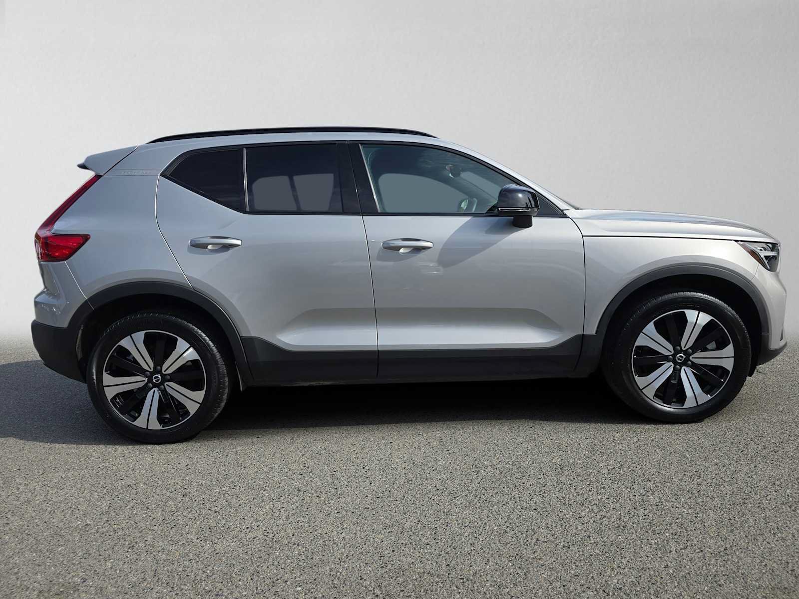 Certified 2023 Volvo XC40 Recharge Core w/ Protection Package Premier AWD/4WD image 4