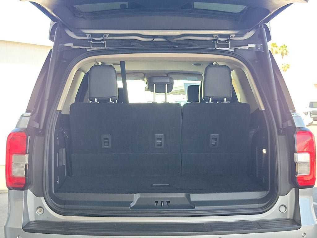 Used 2024 Ford Expedition XLT RWD image 8