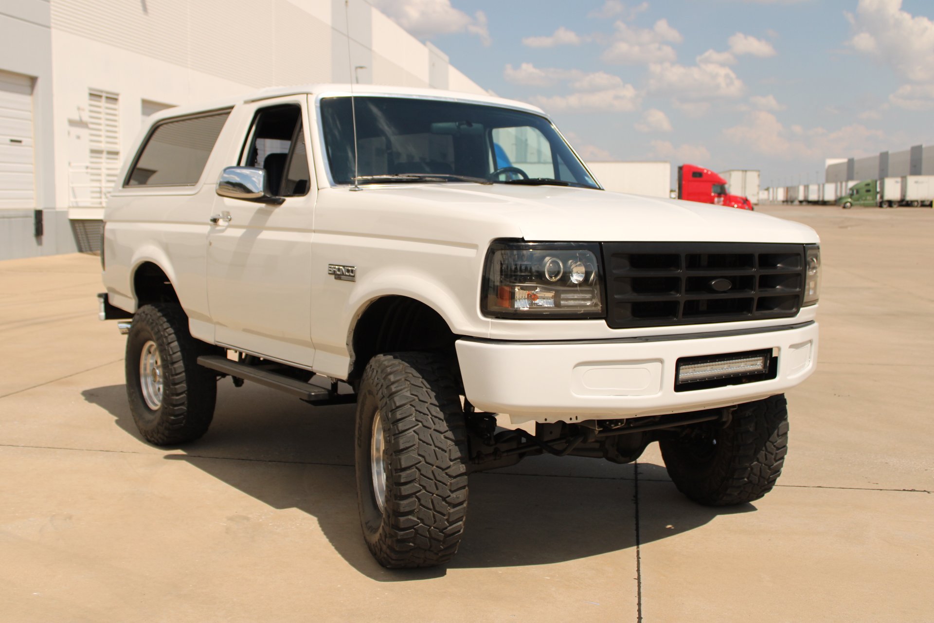 Used 1993 Ford Bronco XLT AWD/4WD image 21