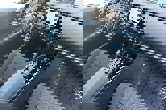 Used 2025 Toyota Prius LE image 18