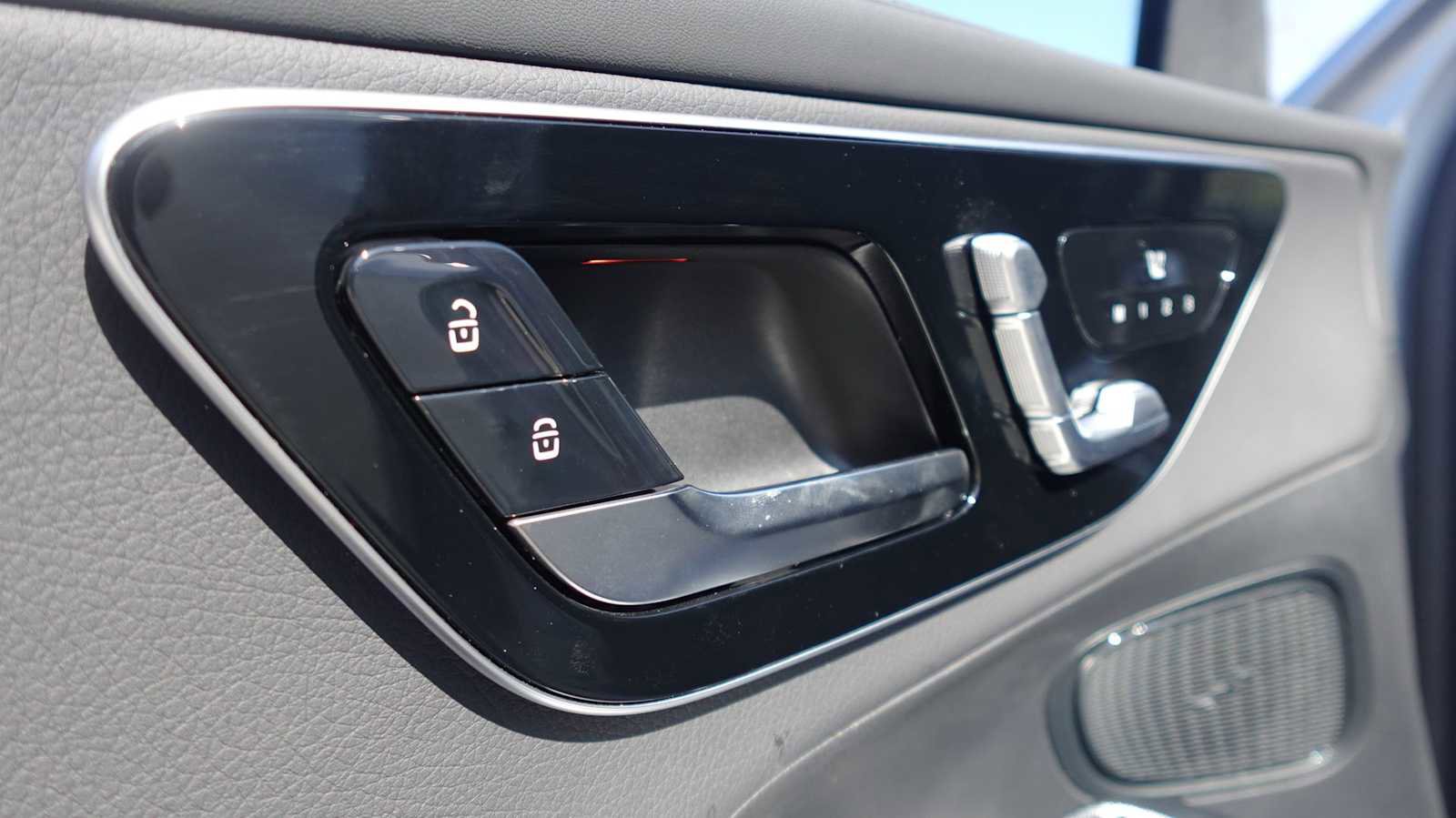 Used 2026 Mercedes-Benz GLC 300 4MATIC image 30