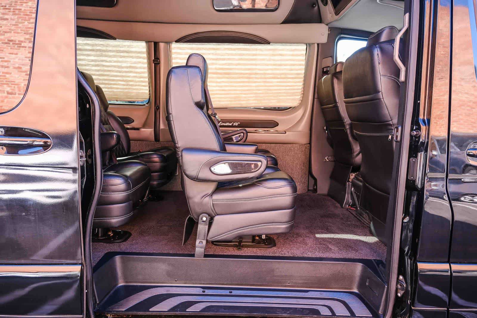 Used 2020 Mercedes-Benz Sprinter 3500 w/ Windows All Around Package image 23
