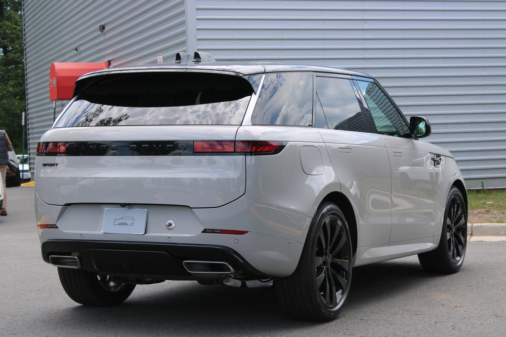 New 2026 Land Rover Range Rover Sport Dynamic SE AWD/4WD image 5