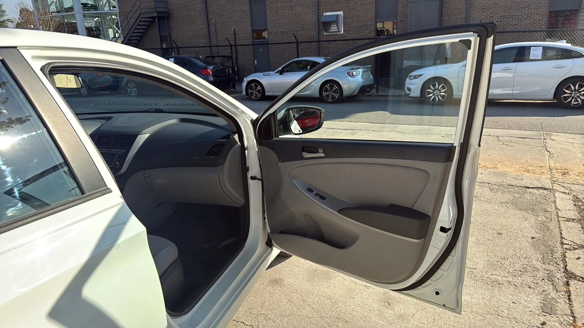 Used 2015 Hyundai Accent GLS image 23