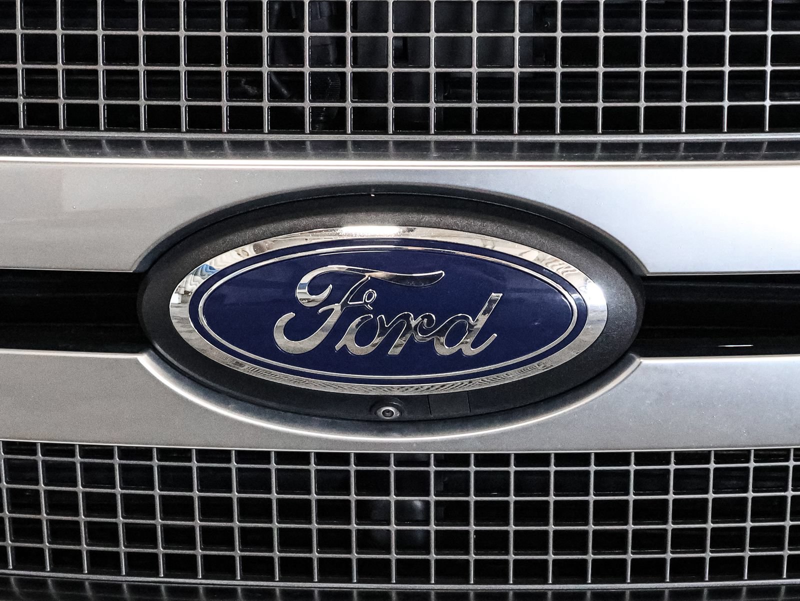 Used 2020 Ford F150 Platinum w/ Equipment Group 701A Luxury AWD/4WD image 14