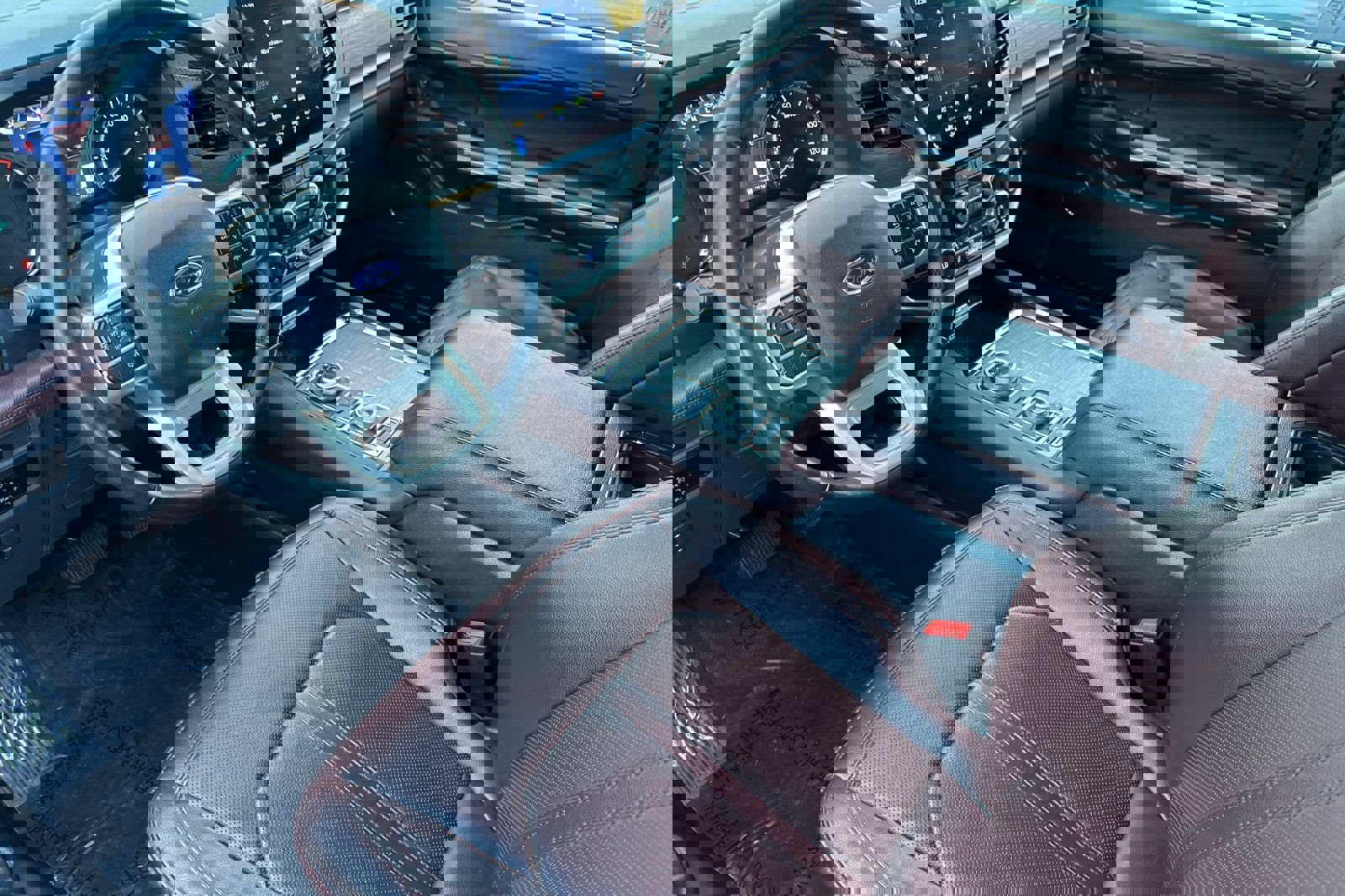 Used 2024 Ford Expedition Limited image 10