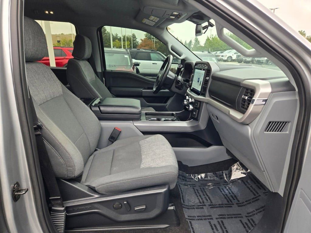 Certified 2022 Ford F150 XLT w/ Equipment Group 302A High image 5