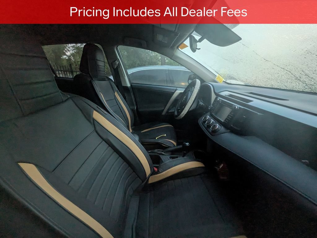 Used 2018 Toyota RAV4 LE FWD image 10