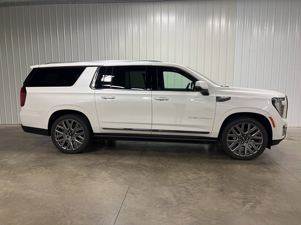 Used 2025 GMC Yukon XL Denali Ultimate image 2