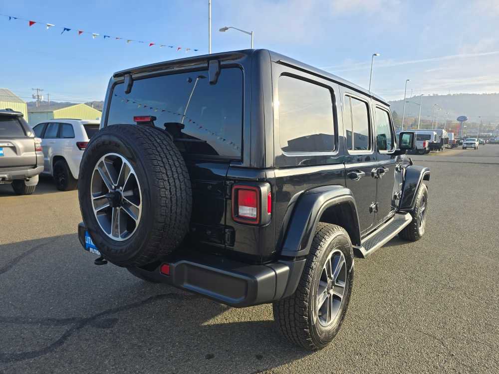 Used 2023 Jeep Wrangler Sahara w/ Cold Weather Group image 5