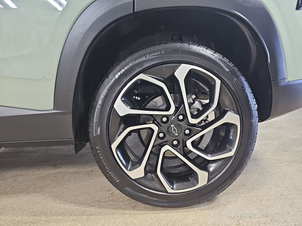 Certified 2024 Chevrolet Trax RS w/ Driver Confidence Package image 38