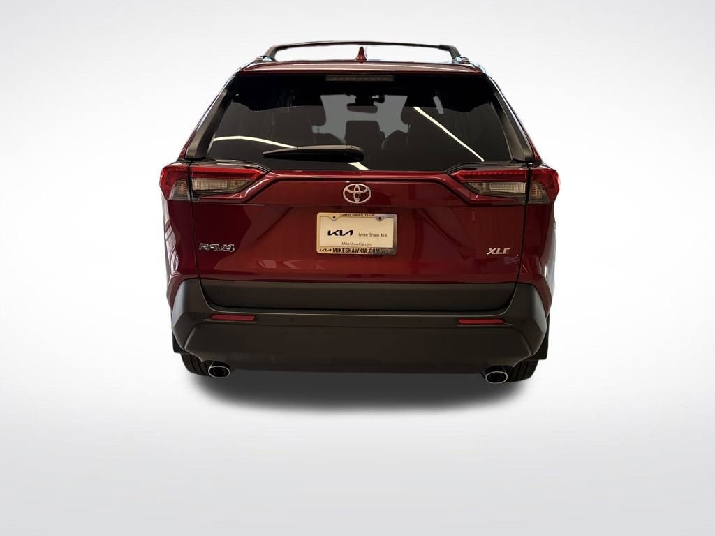 Used 2023 Toyota RAV4 XLE Premium image 5