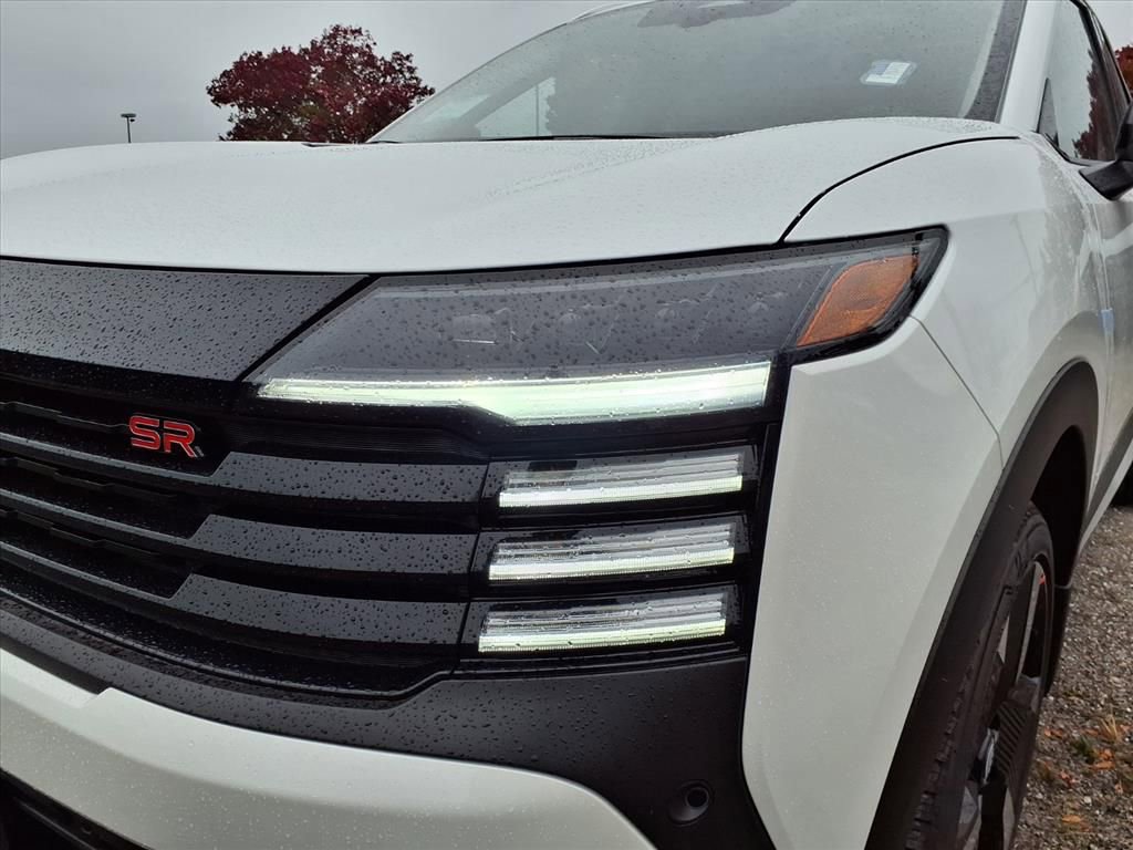 New 2026 Nissan Kicks SR w/ SR Premium Package image 4