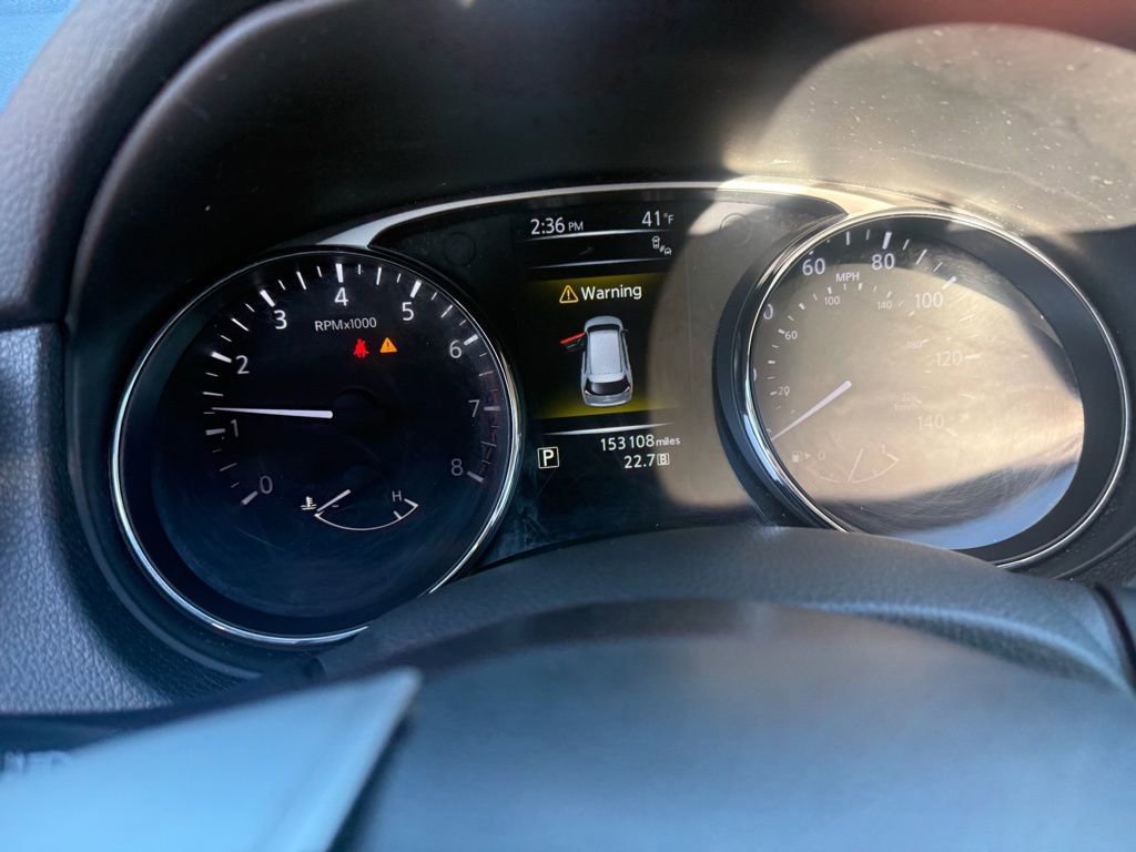 Used 2016 Nissan Rogue SV w/ SV Premium Package image 13