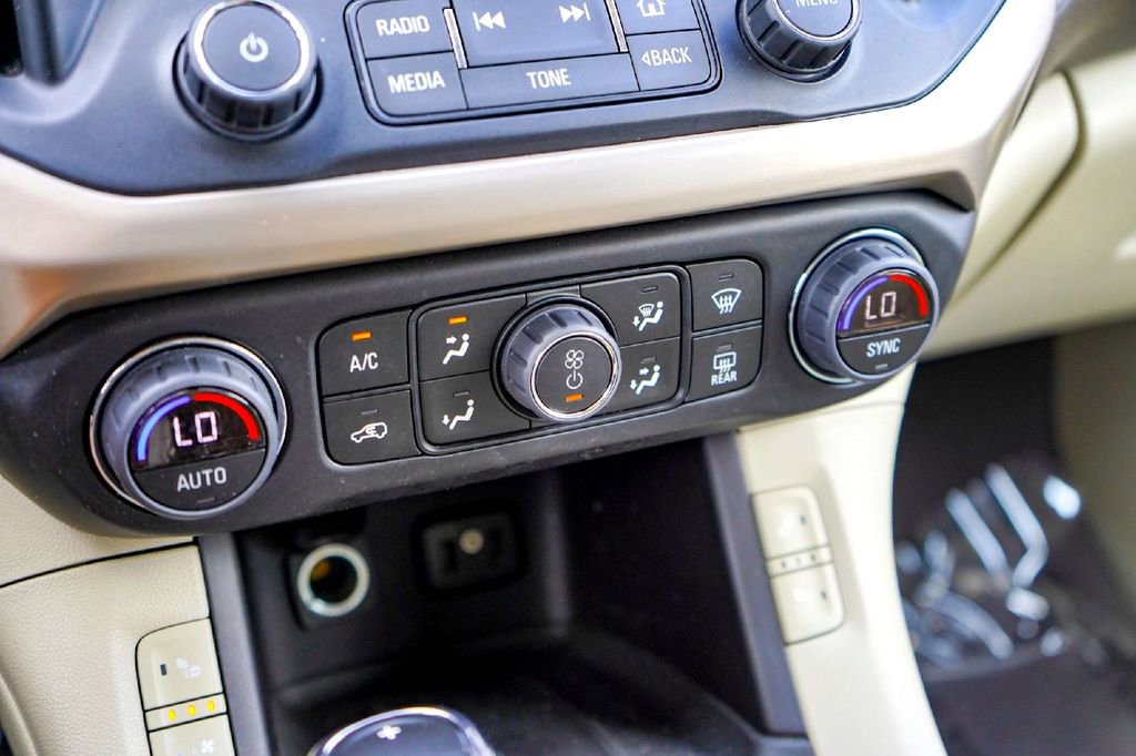 Used 2019 GMC Acadia Denali w/ Technology Package AWD/4WD image 18