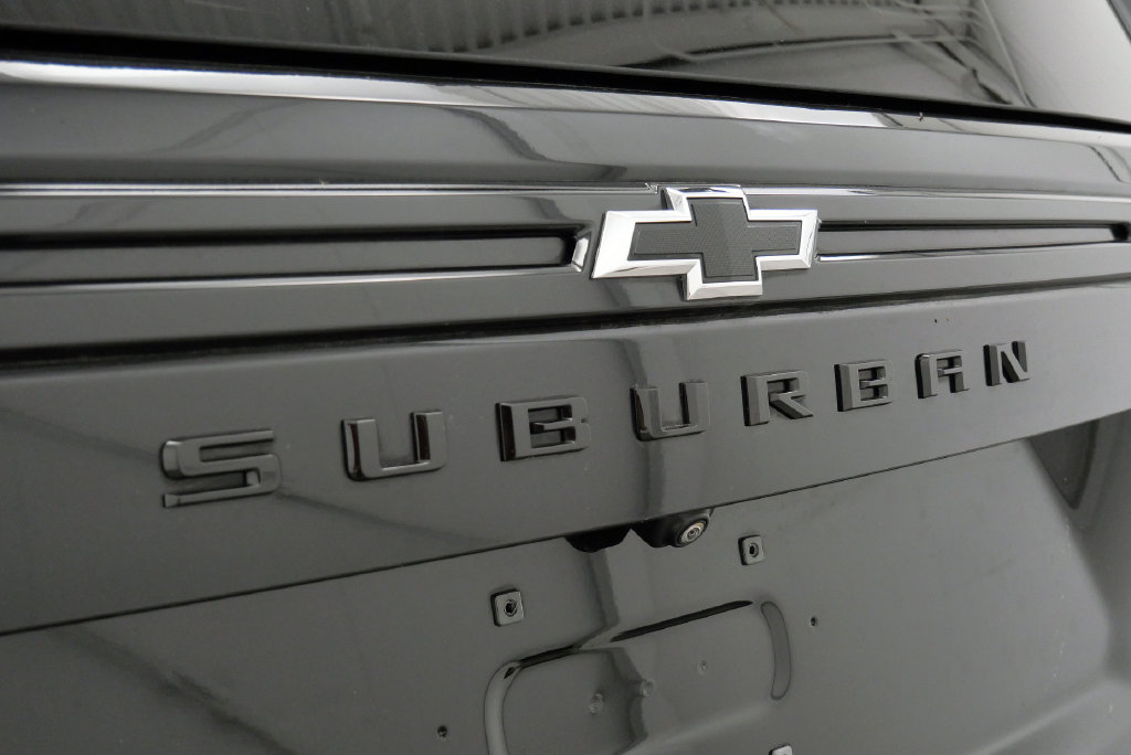 Used 2023 Chevrolet Suburban RST w/ Luxury Package AWD/4WD image 10
