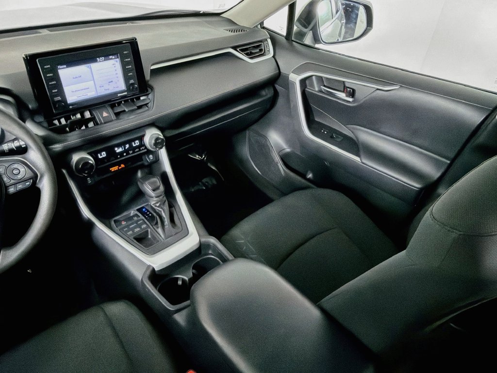 Used 2021 Toyota RAV4 XLE AWD/4WD image 21