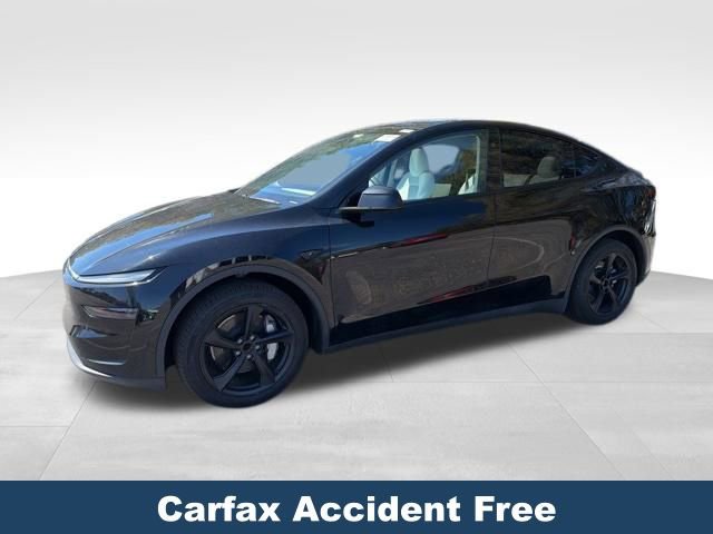 Used 2026 Tesla Model Y Standard Range image 2