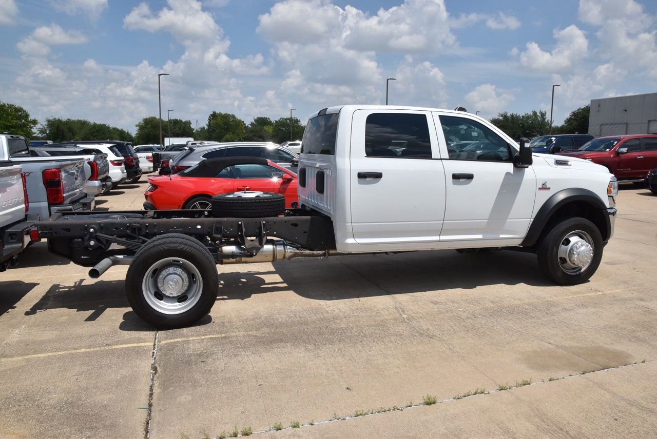 Used 2024 RAM 5500 Tradesman w/ Chrome Appearance Group AWD/4WD image 5
