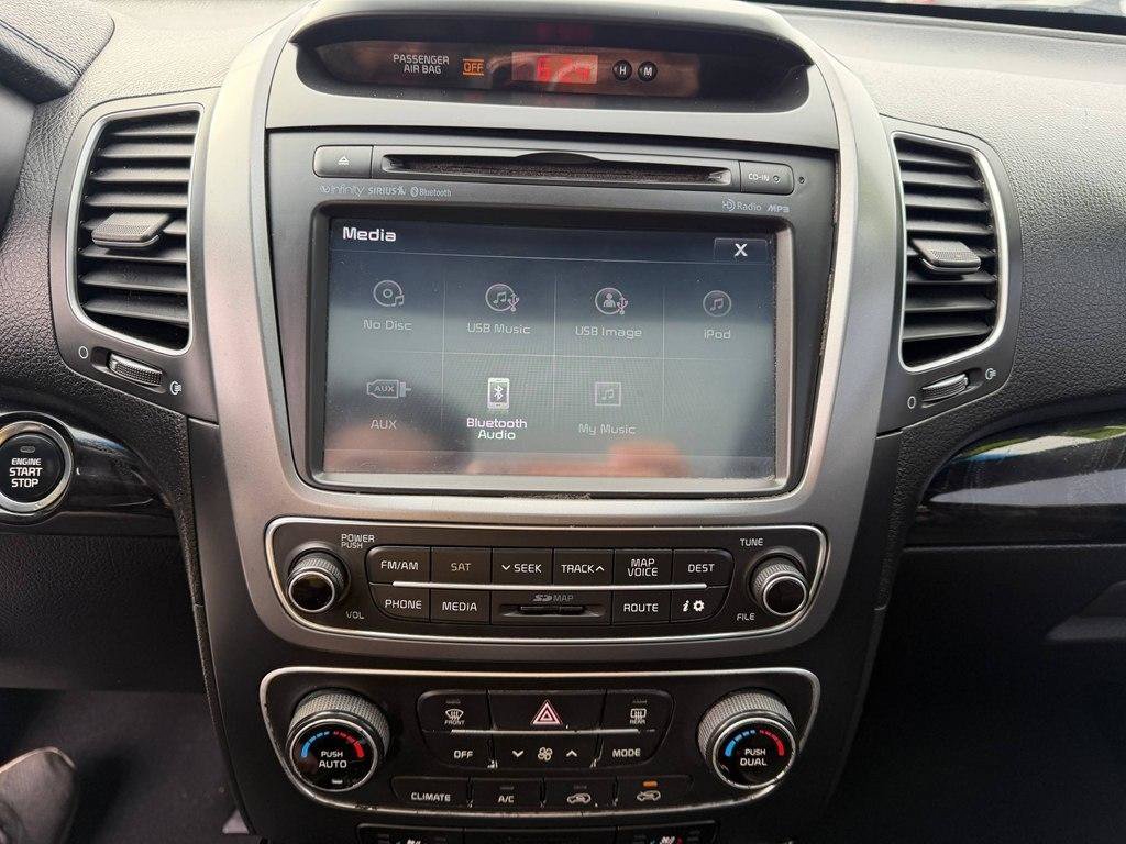 Used 2014 Kia Sorento SX FWD image 38