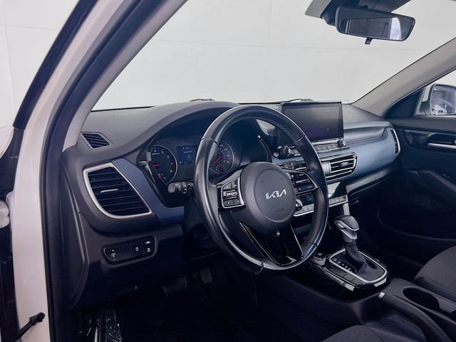 Used 2022 Kia Seltos S FWD image 11