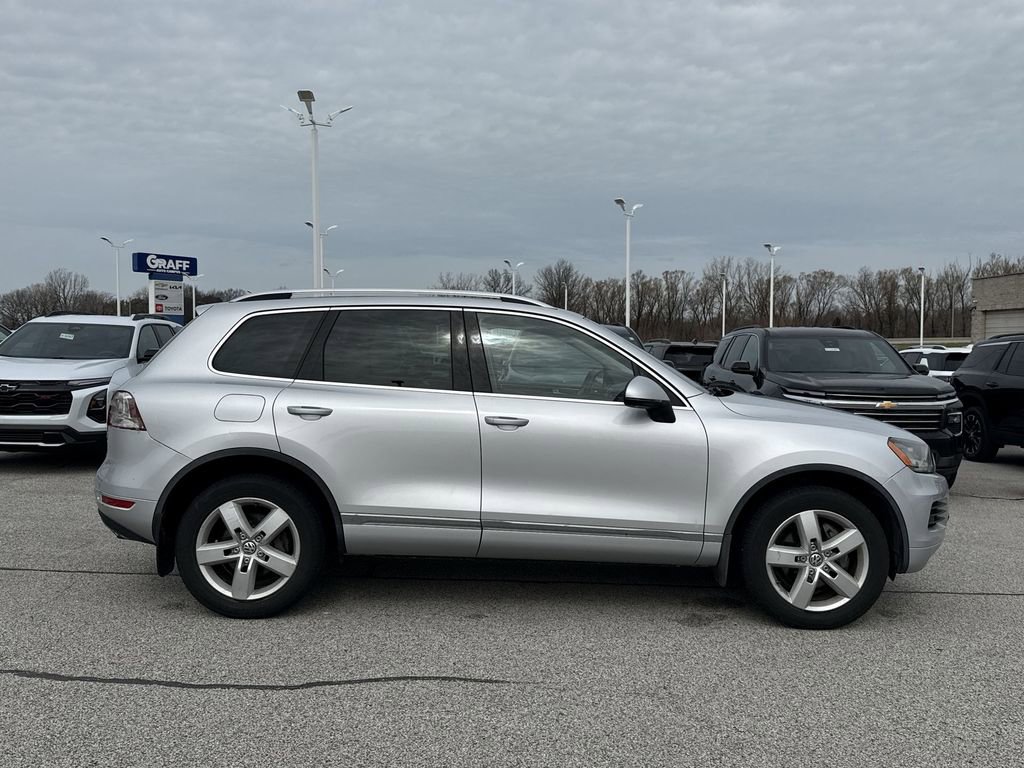 Used 2012 Volkswagen Touareg VR6 image 8