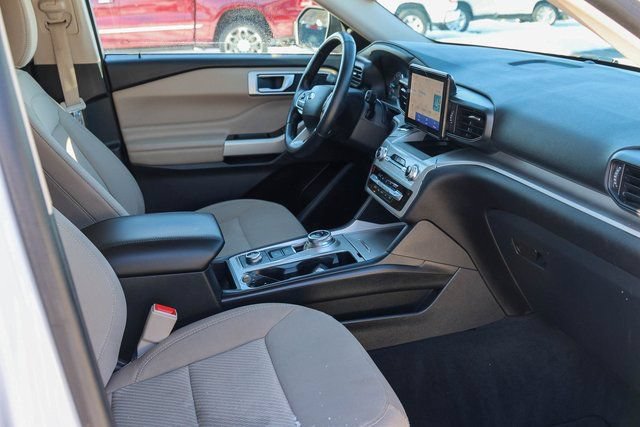 Used 2022 Ford Explorer XLT AWD/4WD image 17