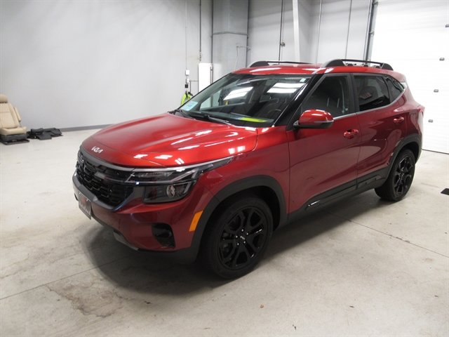 Used 2024 Kia Seltos X-Line AWD/4WD image 3