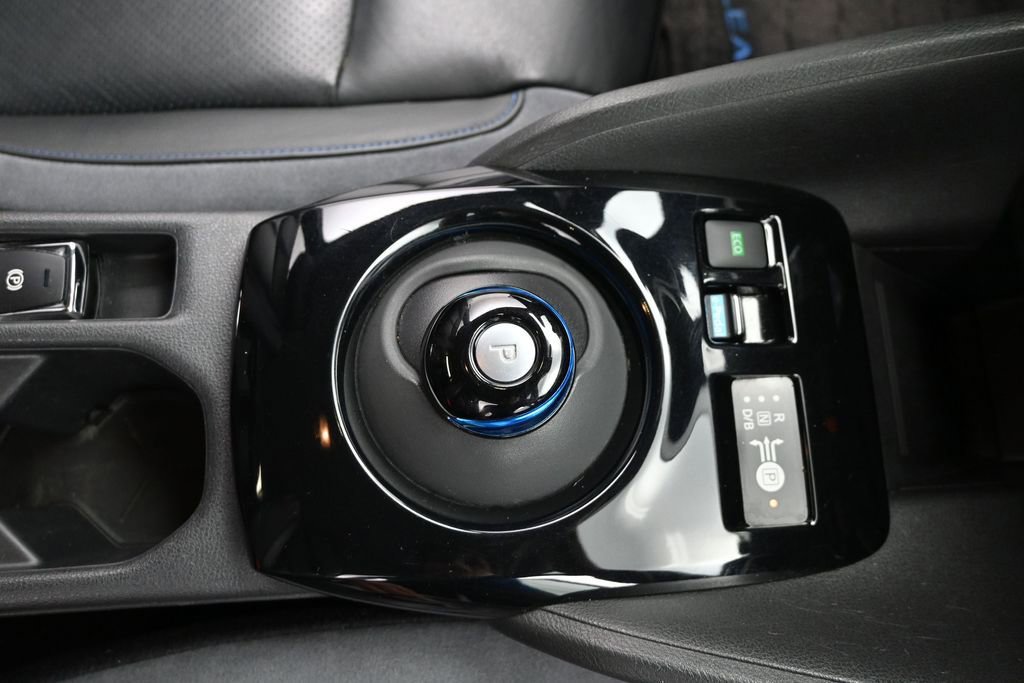 Used 2018 Nissan Leaf SL w/ SL Technology Package FWD image 12