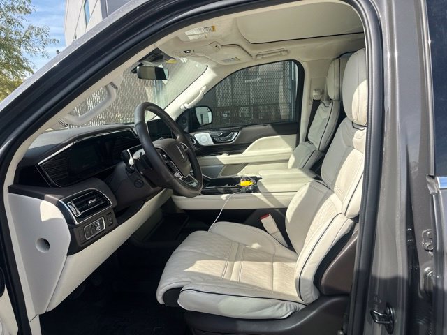 Used 2024 Lincoln Navigator Black Label AWD/4WD image 11