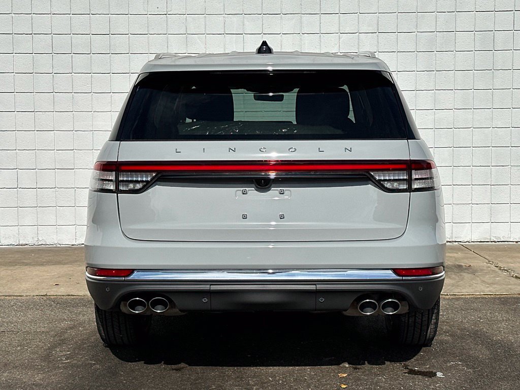 New 2027 Lincoln Aviator AWD image 4