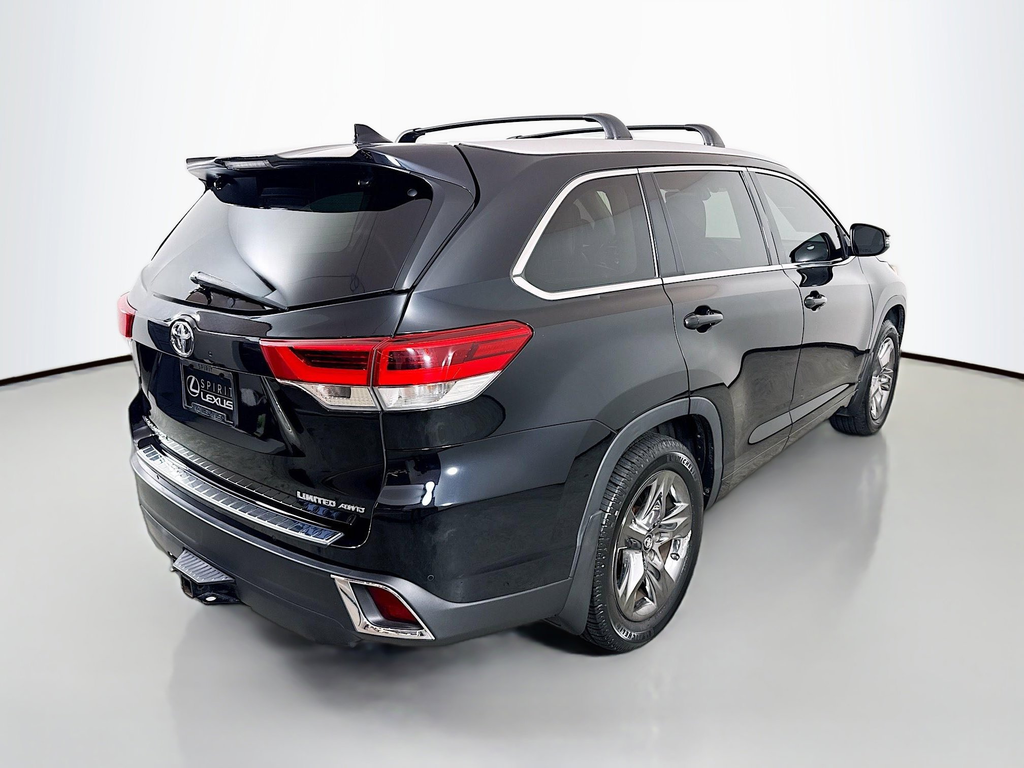 Used 2017 Toyota Highlander Limited Platinum AWD/4WD image 7